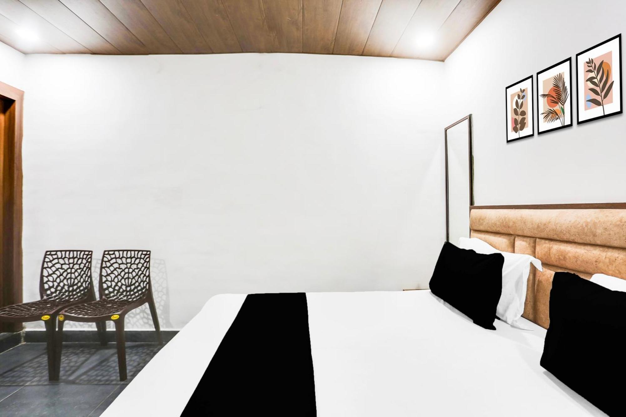O The Signature Hotel New Delhi